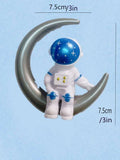 Spaceman on the Moon cake decoration